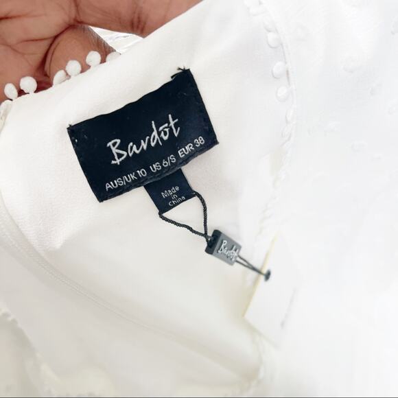 Bardot Women's Mae Lace V-neckline Voluminous Sleeves Dress in‎ White Size 6 - Picture 3 of 7